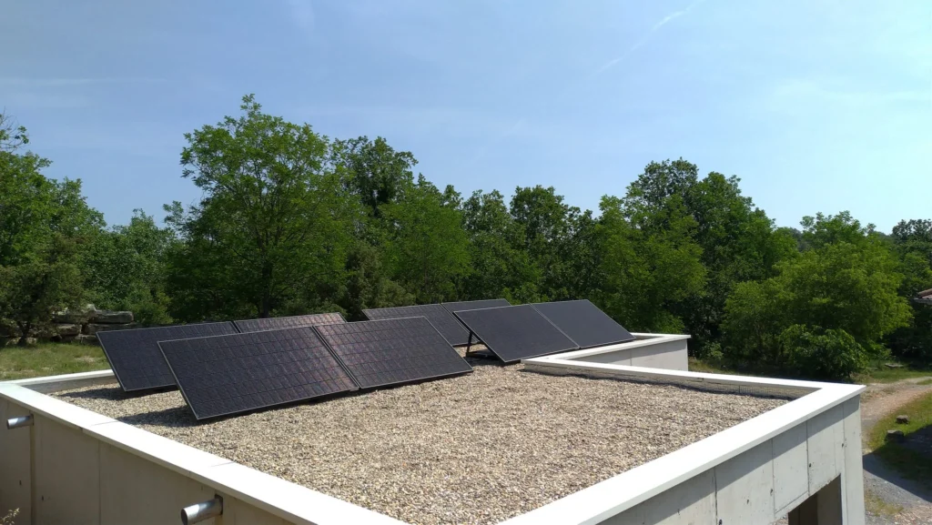 étanchéité installation panneaux solaires toit-terrasse